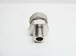 BOX OF 5 SWAGELOK SS-1610-1-8 STAINLESS MALE CONNECTOR 1IN TUBE X 1/2IN NPT