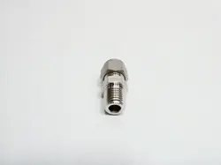 BOX OF 25 SWAGELOK SS-600-1-4 STAINLESS MALE CONNECTOR 3/8IN TUBE X 1/4IN NPT