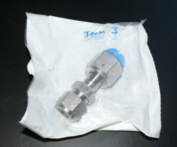 SWAGELOK TUBE FITTING CONNECTOR, 1/2 IN. WVCR X 1/2 IN.  SS-8-WVCR-6-810