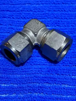 1 - SWAGELOK STAINLESS STEEL ELBOW FITTING,  1/2