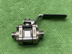 USED SWAGELOK CF3M  SS 63TS8 BALL VALVE 1/2 INCH