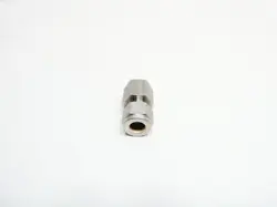 BOX OF 25 SWAGELOK SS-600-7-4 STAINLESS FEMALE CONNECTOR 3/8IN TUBE X 1/4IN NPT