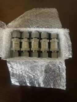 5 BRAND NEW SWAGELOK SS-CHS8-1/3 CHECK VALVES