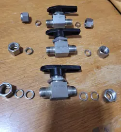 WHITEY (SWAGELOK) SS-43S6  SS BALL VALVE 3/8