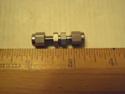SS-100-61, SWAGELOK 1/16 UNION BULKHEAD STAINLESS STEEL