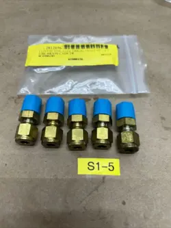 (5) SWAGELOK BRASS STEEL TUBE FITTING, MALE CONNECTOR, 1/4T NNB FAST SHIPPING!