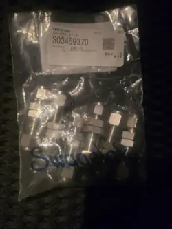 (6) NEW SWAGELOK SS-600-61-4  BULKHEAD REDUCING UNION  3/8 X 1/4 TUBE