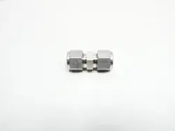 BOX OF 25 SWAGELOK SS-810-6 STAINLESS PIPE UNION 1/2IN TUBE