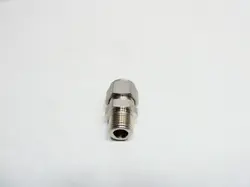 15 SWAGELOK SS-810-1-6