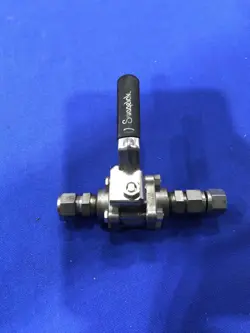 SWAGELOK CF3M BALL VALVE NSNP