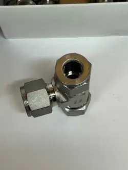 SS-810-3 STAINLESS