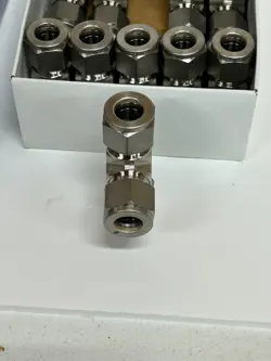SS-810-3 STAINLESS