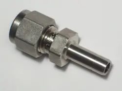 1 - SWAGELOK STAINLESS STEEL TUBE REDUCER, 1/4