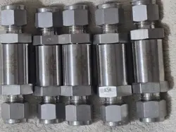 5 EA. SWAGELOK STAINLESS STEEL CHECK VALVE