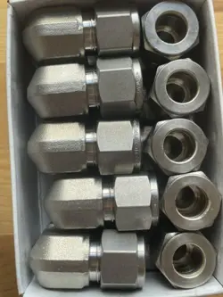 SWAGELOK SS-810-9 STAINLESS