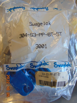 SWAGELOK 304-S3-PP-8T-ST BOLTED PLASTIC CLAMP TUBE SUPPORT KIT FNSP