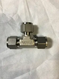 SWAGELOK STAINLESS 1/2 TUBE TEE