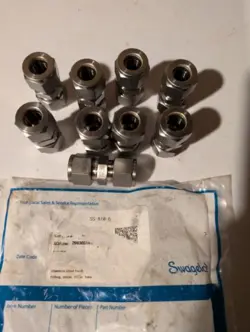 9 SWAGELOK SS-810-6    1/2