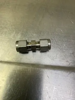 20- SWAGELOK STAINLESS STEEL UNION FITTING, 1/4