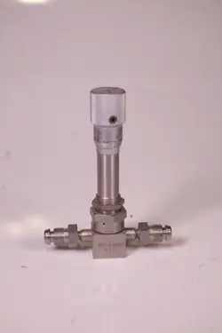SWAGELOK NUPRO METERING VALVE BELLOWS SEALED SS-4BMW V14, 1/4 MALE VCR  UNUSED