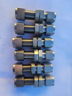 STAINLESS STEEL SWAGELOK TUBE FITTING, BULKHEAD UNION, 1/4 IN. TUBE OD