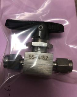 SWAGELOK SS-41S2 STAINLESS STEEL 1-PIECE 2-WAY BALL VALVE 1/8