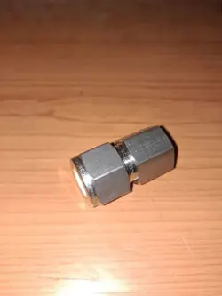 SWAGELOK SS-810-7-4  1/2