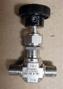 SWAGELOK SS-OVM2 INTEGRAL BONNET NEEDLE VALVE, 0.09 CV, 1/8 IN. MNPT, VEE STEM