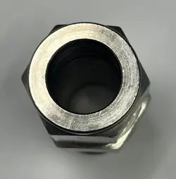(1) NEW SWAGELOK  316 MALE PIPE STAINLESS