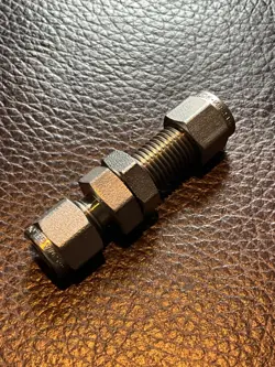 1 SWAGELOK BULKHEAD UNION CONNECTOR, 1/4