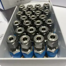 SWAGELOK CONNECTOR FITTING 1/4 TUBE X 3/8 MALE PIPE SS-400-1-6 NEW IN BOX X25⚡️✅