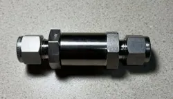 SWAGELOK SS-6C-1/3-SC11 POPPET CHECK VALVE 3/8” TUBE FITTING