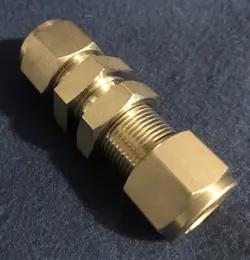 NEW SWAGELOK STAINLESS STEEL 1/2 TUBE X 1/2 TUBE BULKHEAD FITTING