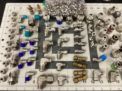 MISC STAINLESS STEEL FITTINGS(LOT OF 34) MIXED SWAGELOK MISC NAMES (LQS11D)