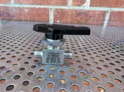 SWAGELOK SS-43GS4 STAINLESS STEEL BALL VALVE 3000 PSI