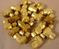 (18X) OEM SWAGELOK B-200-8-4	BRASS FEMALE ELBOW TUBE FITTING 1/4