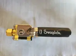 SWAGELOK 1