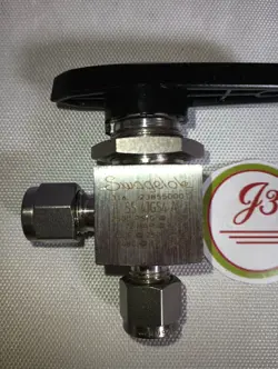 SWAGELOK BALL VALVE 1/4
