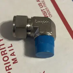 NEW SWAGELOK SS-1210-2-8