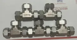BRAND NEW SWAGELOK 1” TEE UNIONS LOT OF 5 SS-1610-3
