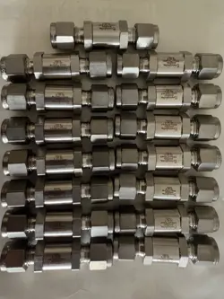 SWAGELOK CHECK VALVE SS-4C-5 QTY 15