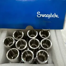 NEW SWAGELOK SS-1210-R-16 REDUCER FITTING 3/4