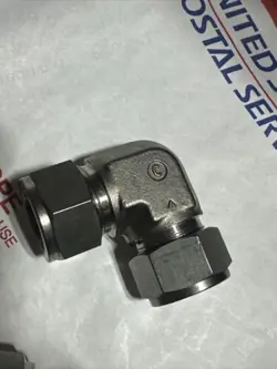 NEW SWAGELOK STAINLESS STEEL ELBOW UNION FITTING, 3/4