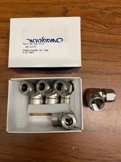 SS-810-8-8 SWAGELOK STAINLESS STEEL TUBE TO PIPE ELBOW 1/2