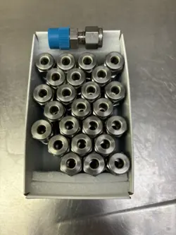 (20) MALE CONNECTOR SS-400-1-4 SWAGELOK