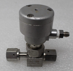 NUPRO SWAGELOK  SS-4BK-V51-1C STAINLESS STEEL BELLOWS VALVE 1/4 F/M VRC FITTINGS