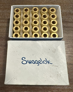 SWAGELOK BRASS CONNECTOR FITTING, 8MM TUBE X 1/4