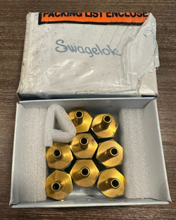 SWAGELOK B-4-HC-1-8 BRASS HOSE BARB CONNECTOR 1/2