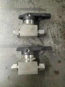 2 PARKER 316 SS 2500 PSI BALL VALVE 1/2