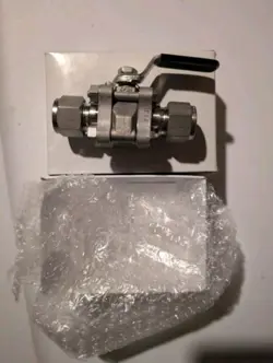SWAGELOK SS-63TS8 BALL VALVE STAINLESS STEEL NEW IN BOX